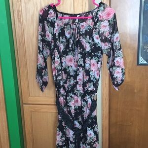 Lovely dress ready for your closet!